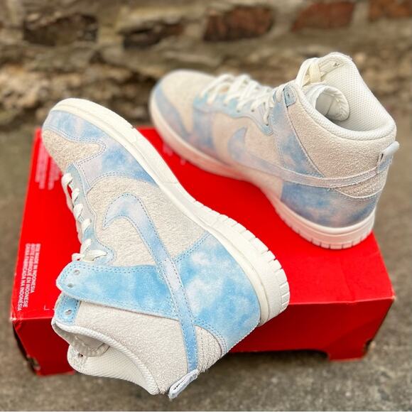 Nike Dunk High Special Edition Celestine Blue Sail Suede Sneaker Womens 5 NEW - Picture 3 of 10